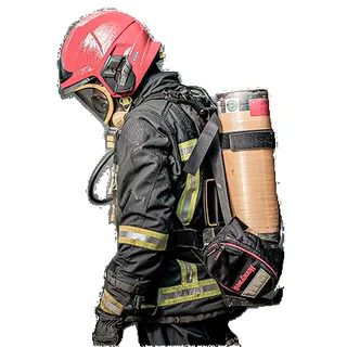 Sapeur-pompier équipé d'un appareil respiratoire isolant